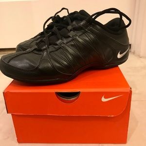 Nike-women nike musique iv